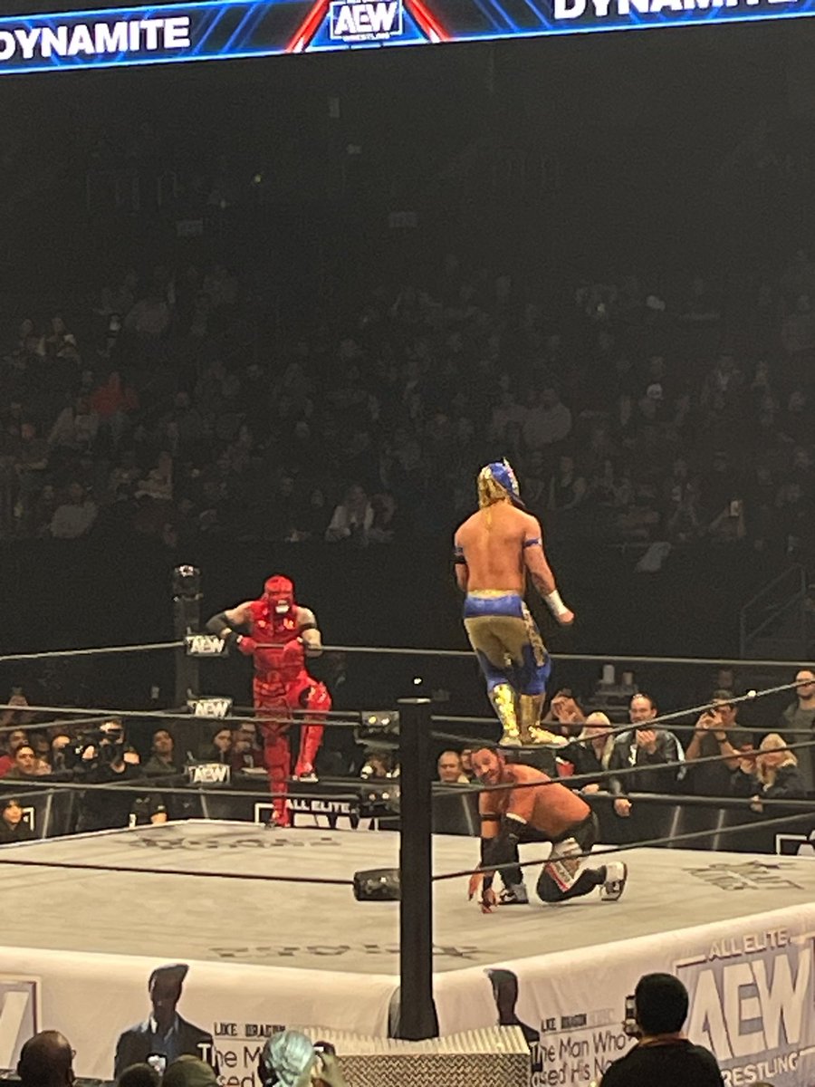 AlmightyBinx's tweet photo. @AEW @youngbucks https://t.co/WQaBlkUu3c