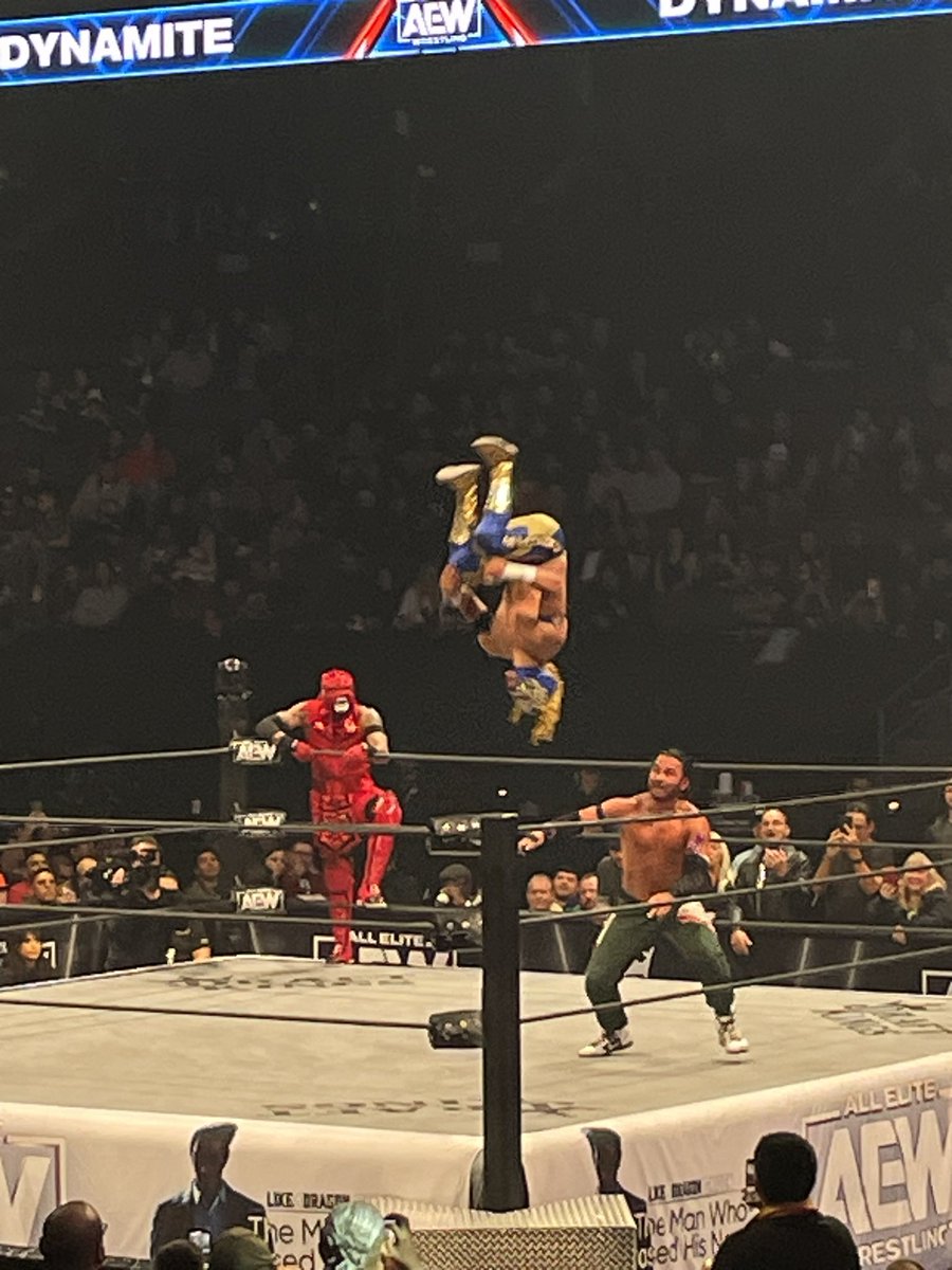 AlmightyBinx's tweet photo. @AEW @youngbucks https://t.co/WQaBlkUu3c