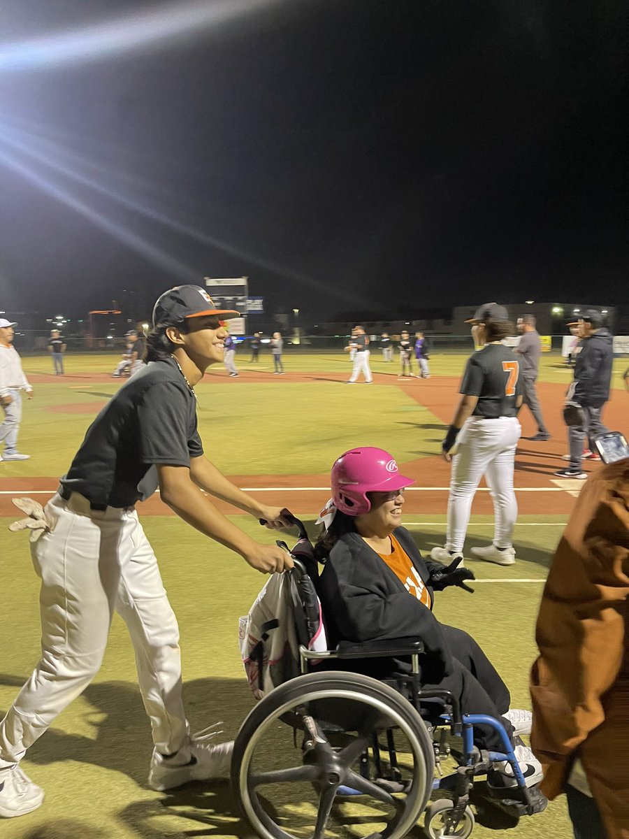 El Paso High Baseball tweet media