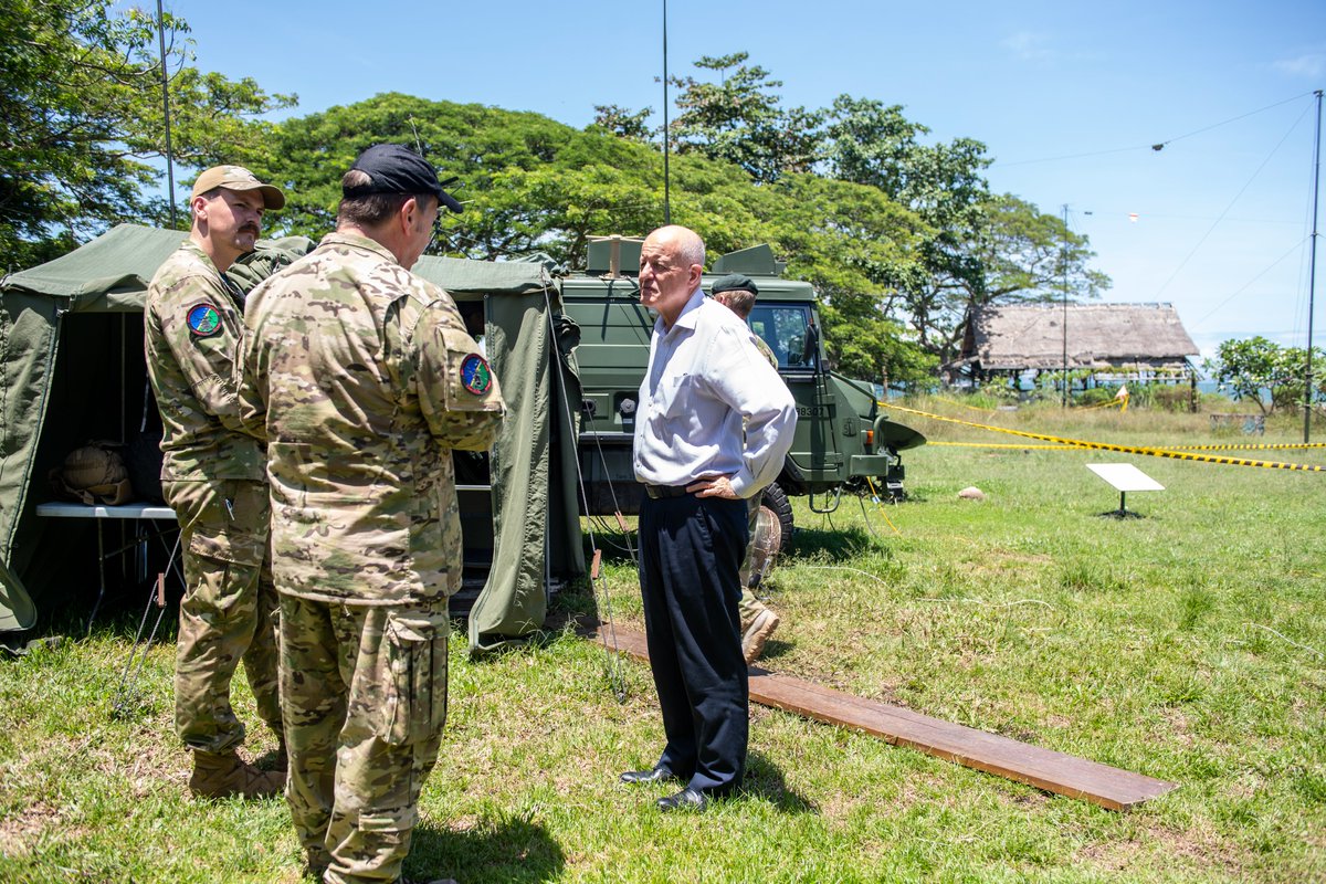 Touching base🇳🇿🇸🇧Jonathan Schwass, NZ HC to Solomon Islands, with task force deputy commander COL Duncan George, met with members of our contingent deployed to Solomon Islands to support the Royal Solomon Islands Police Force during the Pacific Games.

#Force4NZ #PacificPartners