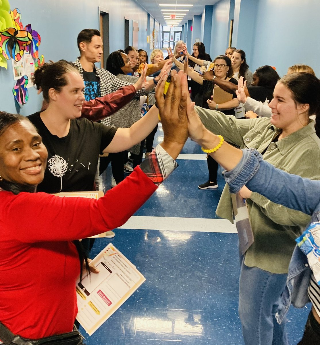 PrincipalGadson's tweet photo. "How do we make learning visible?" was our guiding question during yesterday's Champion Learning Ghost Walk after school. @TransformHCPS @HillsboroughSch #AccountabilityPartners #GhostWalks #PDTuesday #CollaborativeStructures #TN3 https://t.co/xr6qXT7D6j