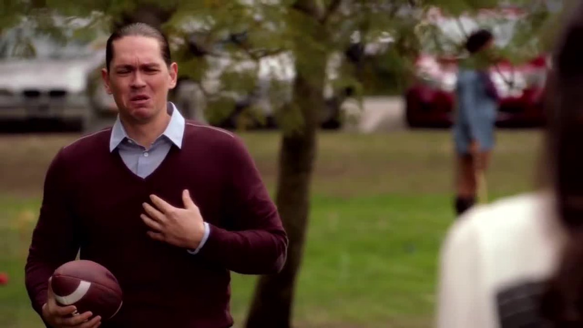 rbakes11's tweet photo. Rewatching new girl and Jax Mctavish is giving Travis Kelce. No I won’t explain any further #killatrav https://t.co/eXadjD5b1w