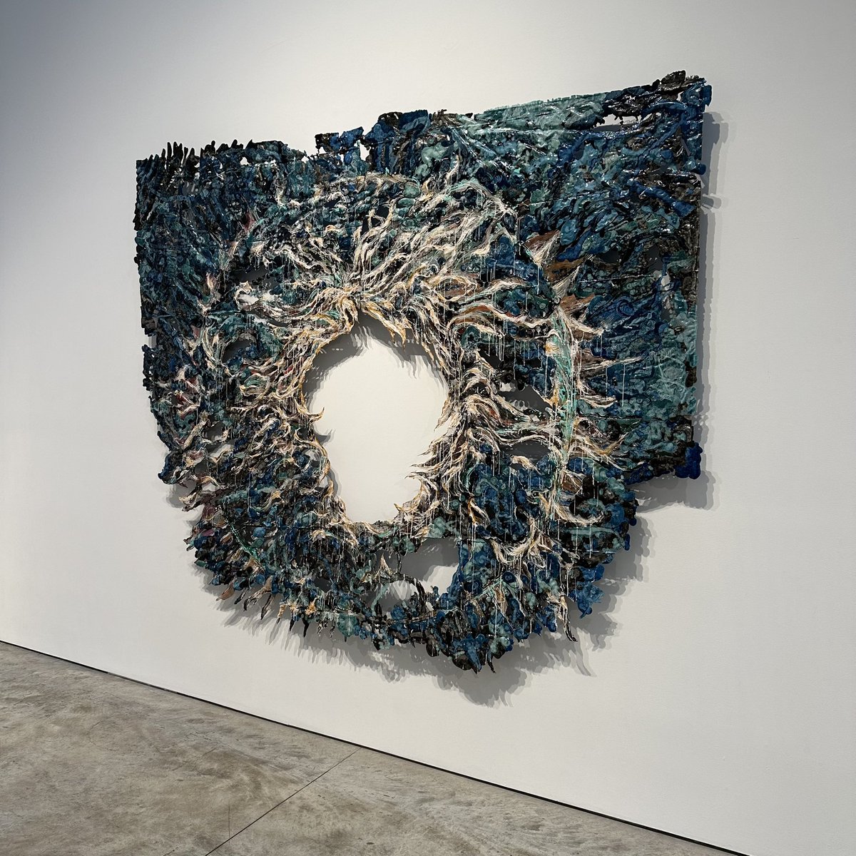 ChrisNauArtist's tweet photo. Diana Al-Hadid at @Kasmingallery Manhattan.  A sculptor who constructs forceful mixed-media objects while sometimes conjuring the ghosts of painting: marks in space, scratches, shattered picture planes, space as material, and embedded visage.  Awesome show. https://t.co/MUHgR9r2N7