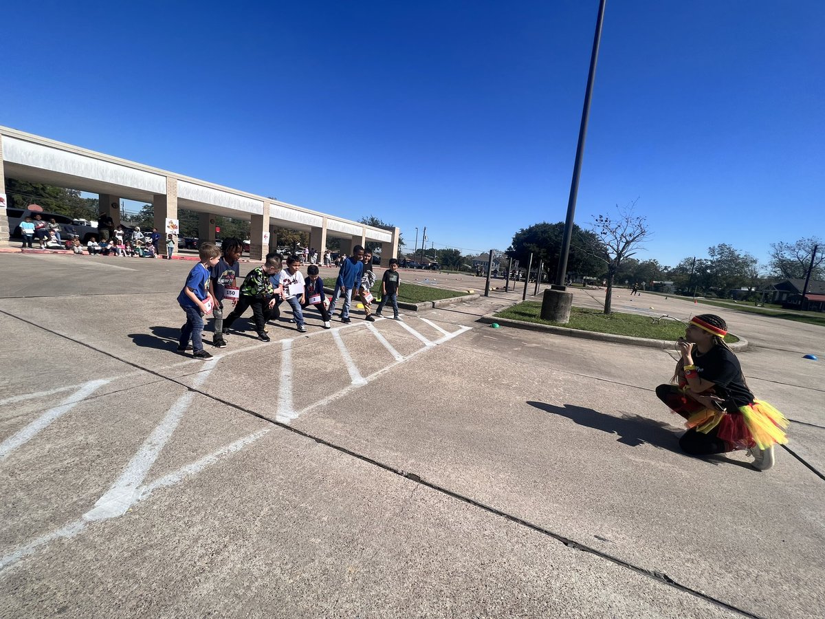 MrsSimpson202's tweet photo. “Experience” was our focus word this week and the Annual @CharlesRDrewES Turkey 🦃 Trot surely added to it! ❤️ 🏃🏾‍♀️ 🏃‍♂️ 🍁 Thank you Coach Madison and the Specials Team!!! 🙌🏻 @mcain0925 @missclarkin1st @C_Tisdom https://t.co/7JlTcIAWF3