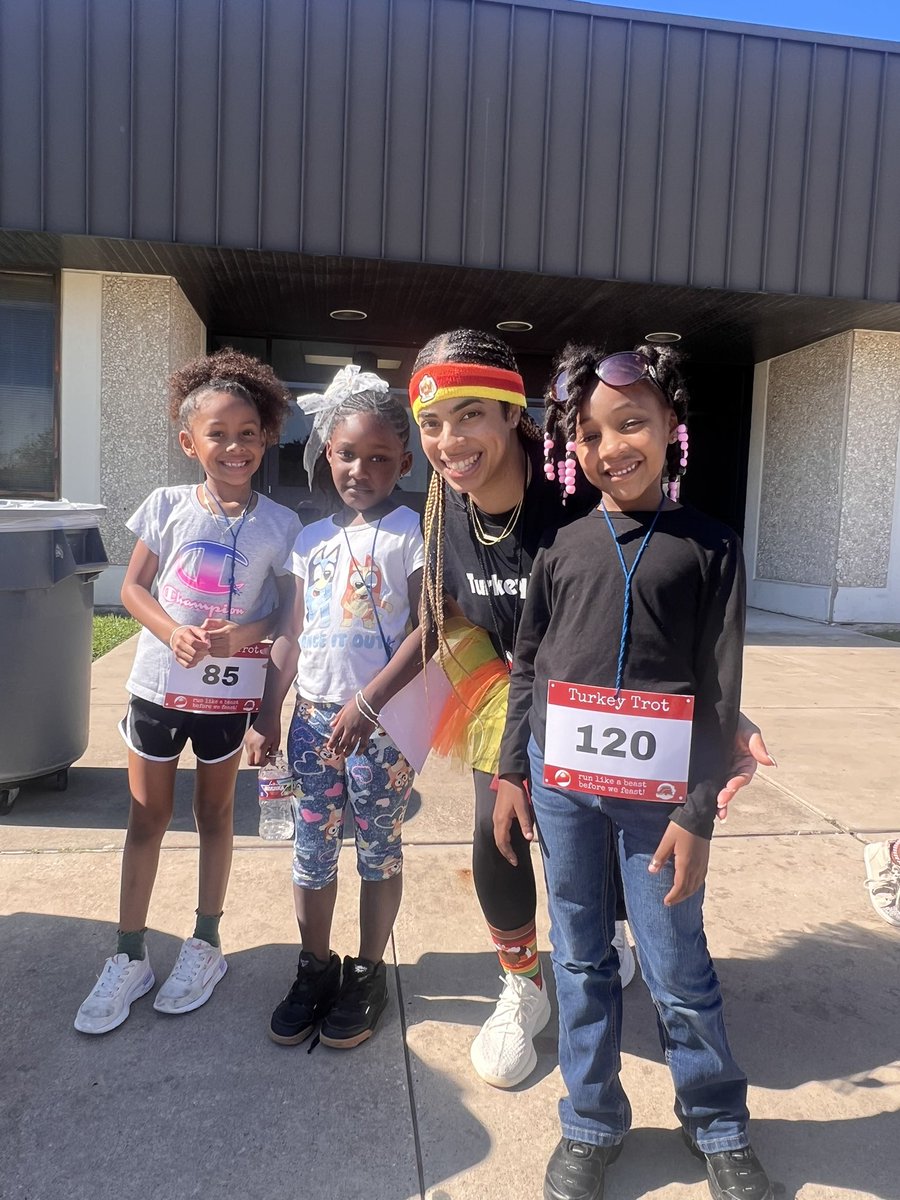 “Experience” was our focus word this week and the Annual <a href="/CharlesRDrewES/">Drew Elementary</a> Turkey 🦃 Trot surely added to it! ❤️ 🏃🏾‍♀️ 🏃‍♂️ 🍁 Thank you Coach Madison and the Specials Team!!! 🙌🏻 <a href="/mcain0925/">Melissa Cain</a> <a href="/missclarkin1st/">Miss Clark</a> <a href="/C_Tisdom/">Christy Tisdom</a>