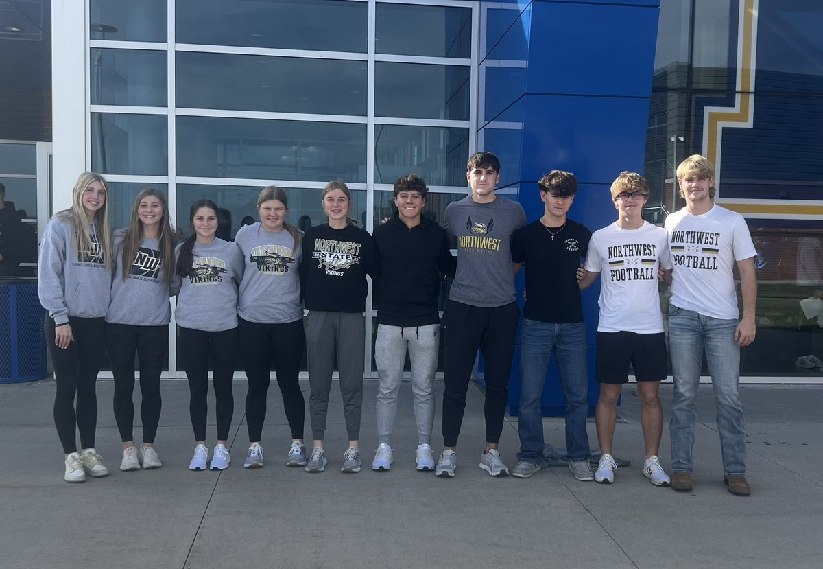 These great students had the privilege to attend the NCA Sportsmanship & Leadership Summit today @KearneyHigh. Thank you NCA and Kearney for hosting & helping them grow as leaders. 
#ginwvikings
@JolieOHara6 @LibbyLoman26 @avajosmith10 @samdinkelman19