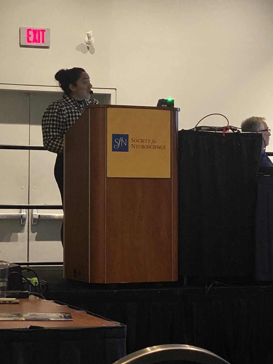 SkarlethCrdena1's tweet photo. I did it!!! My first talk in the nano symposium of the #SfN2023. Thank you very much for this opportunity and  great experience. I hope the audience have enjoyed my talk in #AlzheimersDisease , and if you have doubts you can contact me.  #BenitezLab power. https://t.co/Fnx8z00k91