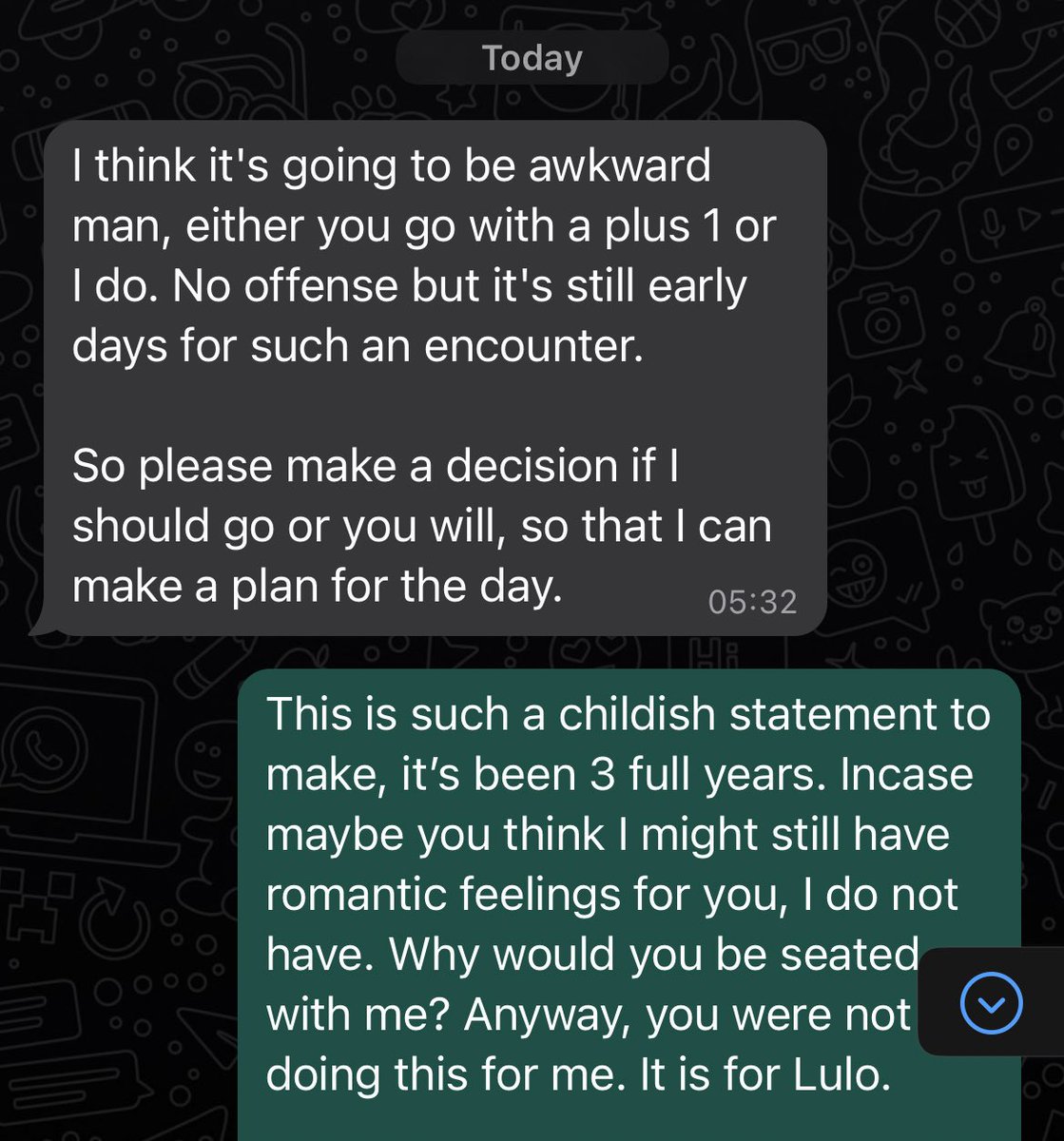 TshepiMoremong's tweet image. Hayini guys 😳 yintoni le ndikuyo? So I send Lulo’s father an invite to the graduation. Only parents plus one extra person can come, right? So of course my sister is coming, rightfully so as she breaks her back to help me out with Lulo. Does this man not say he won’t come coz he…