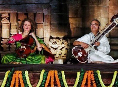 Absolutely humbled by the beauty of the setting for our concert last night at Rajarani Music Festival in Bhuvaneshwar. Kudos to the Odia Language Literature & Culture Department, Government of Odisha & Odisha Sangeet Natak Akademi for organising festivals at these heritage sites.