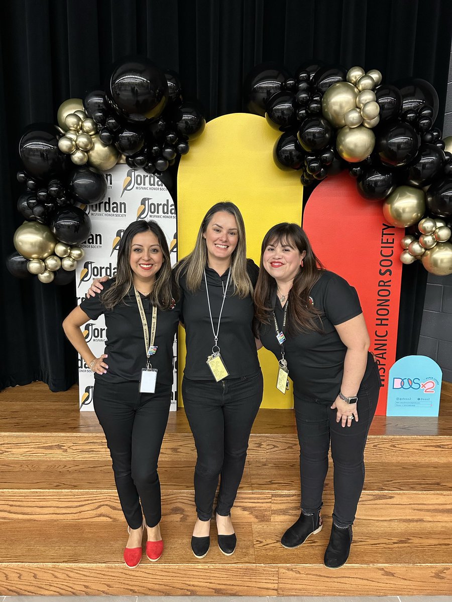 lote_jordan's tweet photo. Congratulations to our JHS Hispanic Honor Society! #turpiales #2023inductionceremony @Barajas502 @nogjess @LizethKreidie @cecilialaraLOTE @JhsWarriors https://t.co/QnYhbG8brW