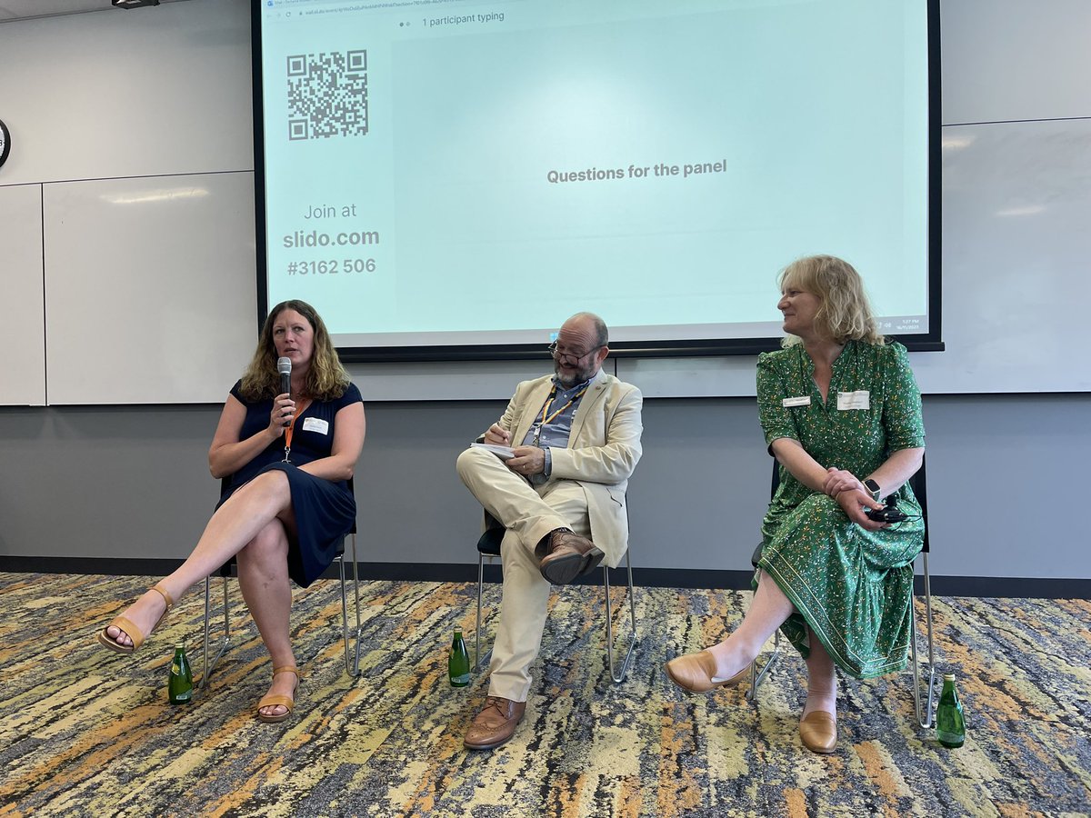A diverse wealth of experience on our panel - “Networking for Interdisciplinary Collaboration” Thank you to our wonderful speakers! Dr Shepherd (@TriggerShep) and Dr Dodd (@RachaelHDodd) and our chair Professor Baillie (@AndrewJBaillie) #CRNHDRs23 #HDR #CancerResearch #Career