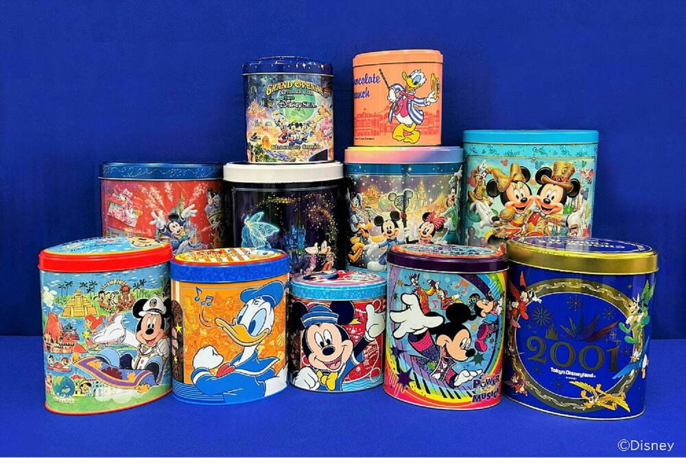fashionpressnet's tweet photo. 東京ディズニーリゾート“歴代グッズ”の企画展がイクスピアリで、過去のポップコーンバゲットなどを展示 - https://t.co/4wXsZPNwng https://t.co/Z33RvpVhBx