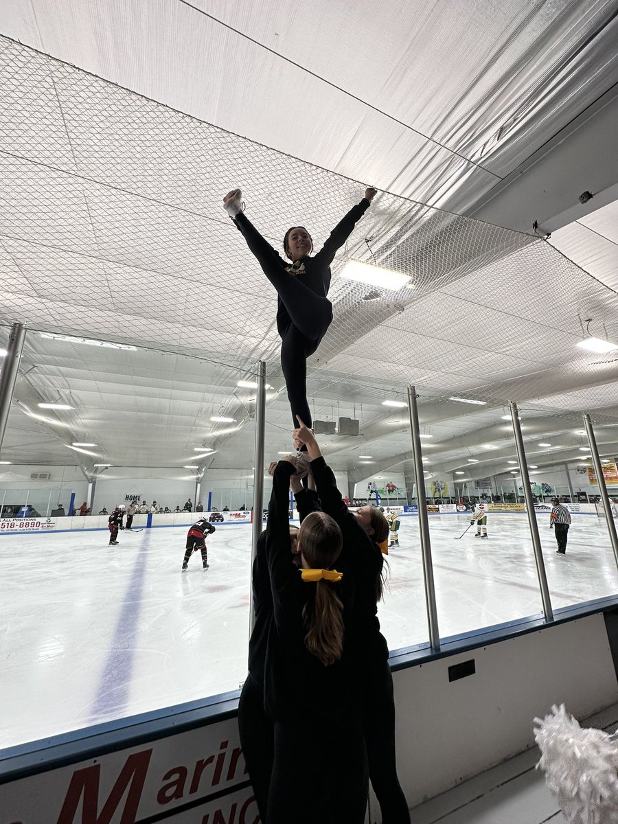 Howell__Cheer's tweet photo. Awesome 9-1 win over Canton @HowellVHockey! Off to a great start!! https://t.co/hlwLznwRPF