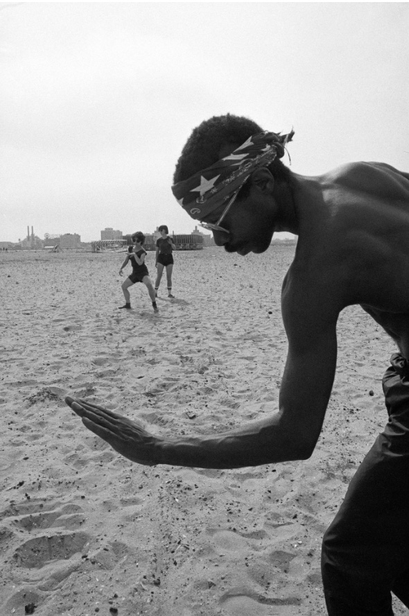 wperrondancemag's tweet photo. Yesterday was the birthday of Harry Sheppard, a beloved dancer/humanist, struck down by #AIDS . This photo is from Art on the Beach, a collab I did with P. Zummo &amp; S. Woodard, 1980, graced by the inimitable Harry Sheppard. https://t.co/99udgVM5Wn