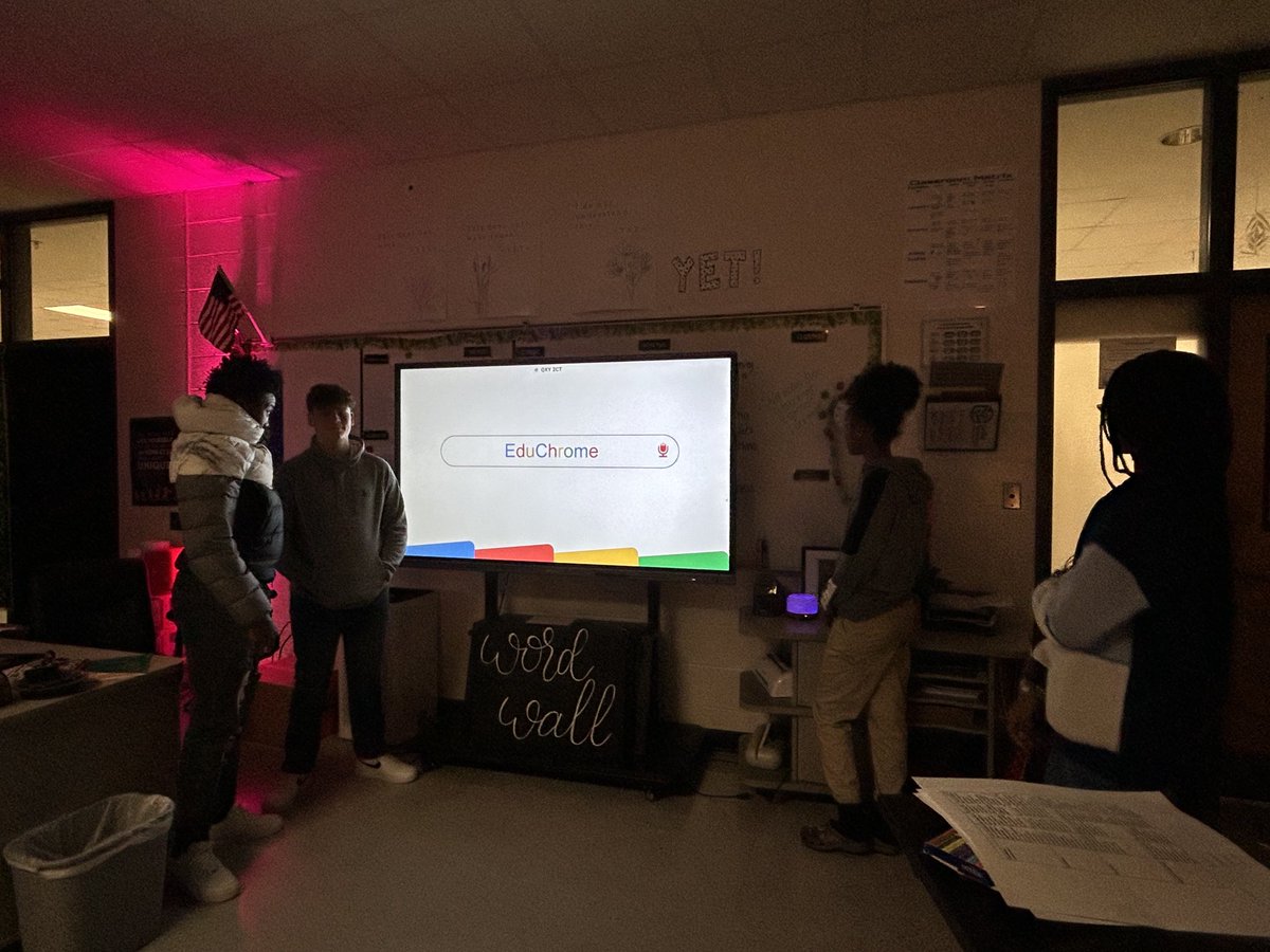 MsFagin's tweet image. I spent 2 wonderful days ⁦@CarverRoadMS⁩ w/ students as they delved into the future of ed &amp;amp; redesigned Chromebooks! They did incredible presentations, &amp;amp; I know they will impact society as they grow! #FaginatorTech #GoogleChampions #GoogleEDU needs to hire them and me!