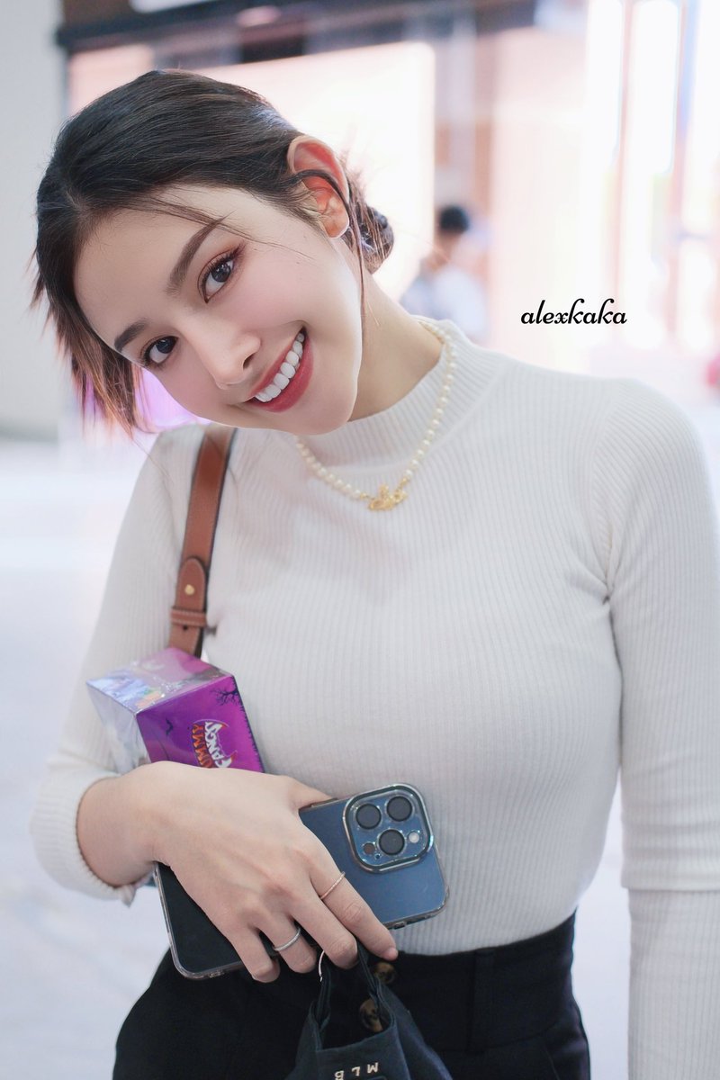 alexkaka_photo's tweet photo. กรุงเทพกำลังไปหาน้องแน็ก
#SnackAjcharee #สแน็กอัจฉรีย์ #Nackliu
@Snack_ajs https://t.co/8CdrrWzRUi