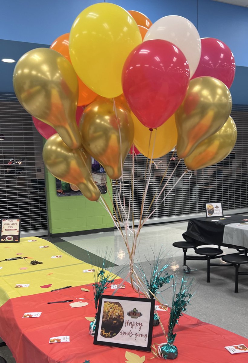 CHiggsSCPS's tweet photo. An amazing day of giving to those who pour into our kiddos each day. Spuds-Giving Staff Luncheon in the books. https://t.co/Lf9Cbb9F36