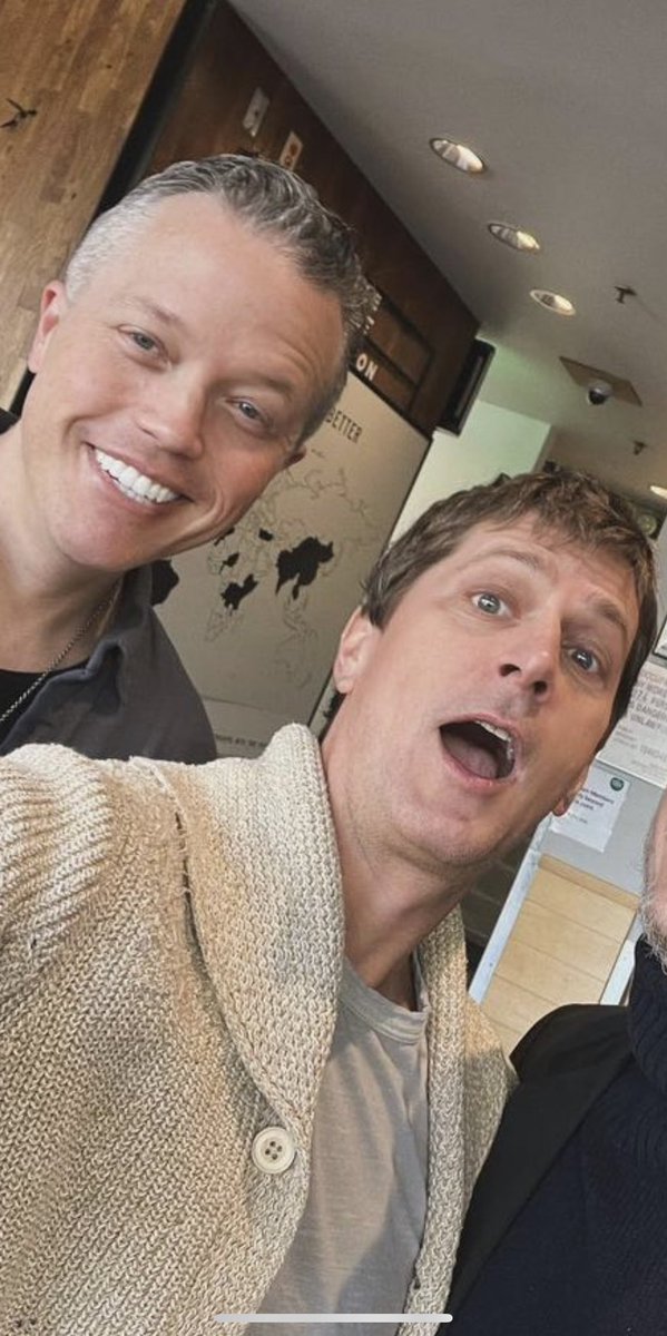 CaitlinGwell's tweet photo. A Spotify playlist made for me today played “Live Oak” and “Back 2 Good” back-to-back. Did I manifest this? @JasonIsbell @ThisIsRobThomas https://t.co/h4h5B2oJGK
