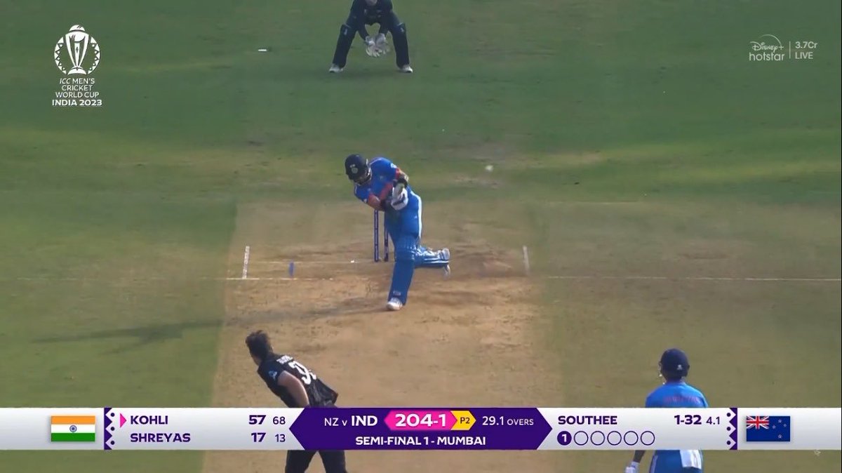 CricSamraj's tweet image. "Viv Richards in awe: 'How can you hit like that against a fast bowler and just flick for Six.' (Star Sports) 🏏💥 #CricketLegends #PowerHitting"