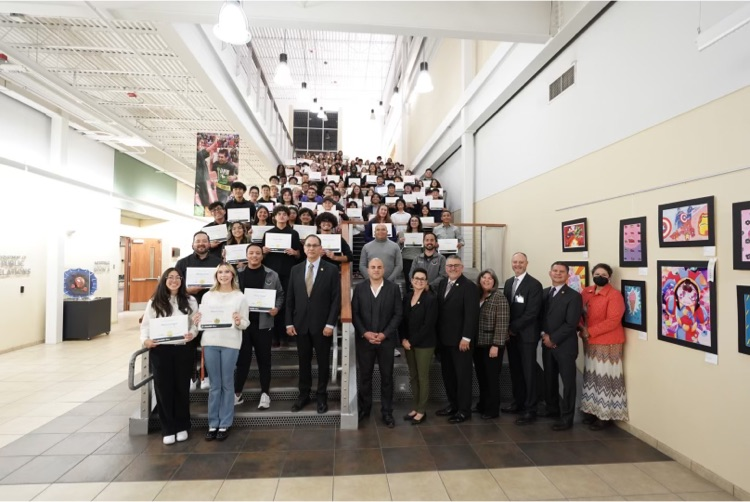 SocorroISD's tweet photo. The Board of Trustees honored the Pebble Hills High School marching band for advancing to the 2023 UIL 6A State Marching Band Championship. The marching band competed against 43 high school marching bands across Texas at the Alamodome on October 30. Congratulations, Spartans! https://t.co/kdLq0ETwma