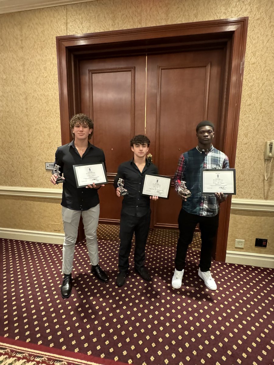 Thank you <a href="/EDGYTIM/">Timothy “EDGYTIM” OHalloran</a> for the Red Grange All County banquet and awards
<a href="/RamFBHC/">Coach Walters</a> <a href="/Rivals/">Rivals</a>