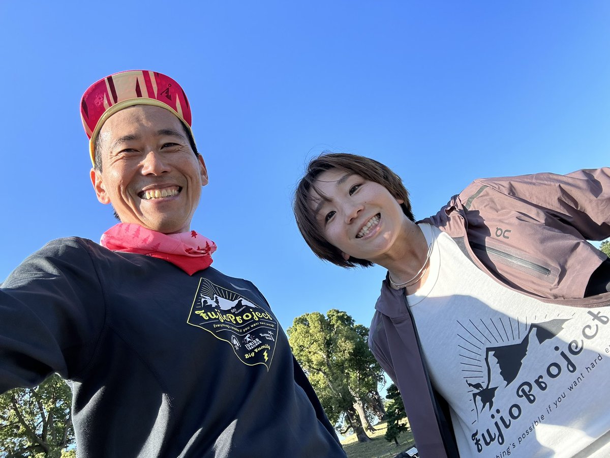 FUJIOMIYACHI's tweet photo. 今朝の皇居も空気が澄んで、
走るには最高のコンディション。
当たり前のように20km走れるように
なったね、今日もナイスラン😁
@NarumiTakahash4
#ランニング #fujioproject #ごきげん https://t.co/Xg5rp4vAMh