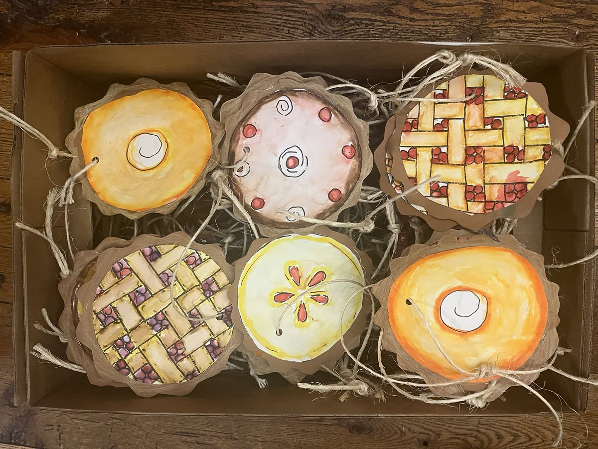 MrsHemmis's tweet photo. Shaker Lane K-2nd grade artists created almost 300 pie paintings to be given to veterans by Clear Path for Veterans in Thanksgiving Kits. We are so grateful for the service of our veterans! Happy Thanksgiving! @ShakeyPride #TigerPride https://t.co/zkpJyINLVr