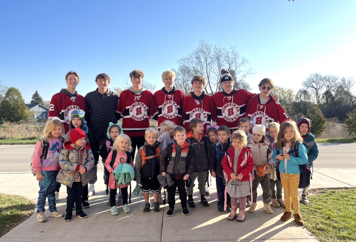 chrisgrayDB's tweet photo. Thanks, @HHShockey, for sharing your student-athletes with Donges Bay today.  What a way to start the morning! #DBEagles 🏑🏒🏑 https://t.co/OIJMBap8pX