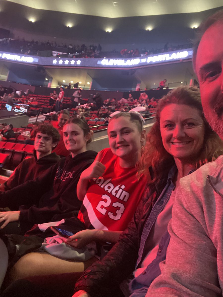 Tualatin Youth Cheer & Stella night at the Blazer game!! #ripcity