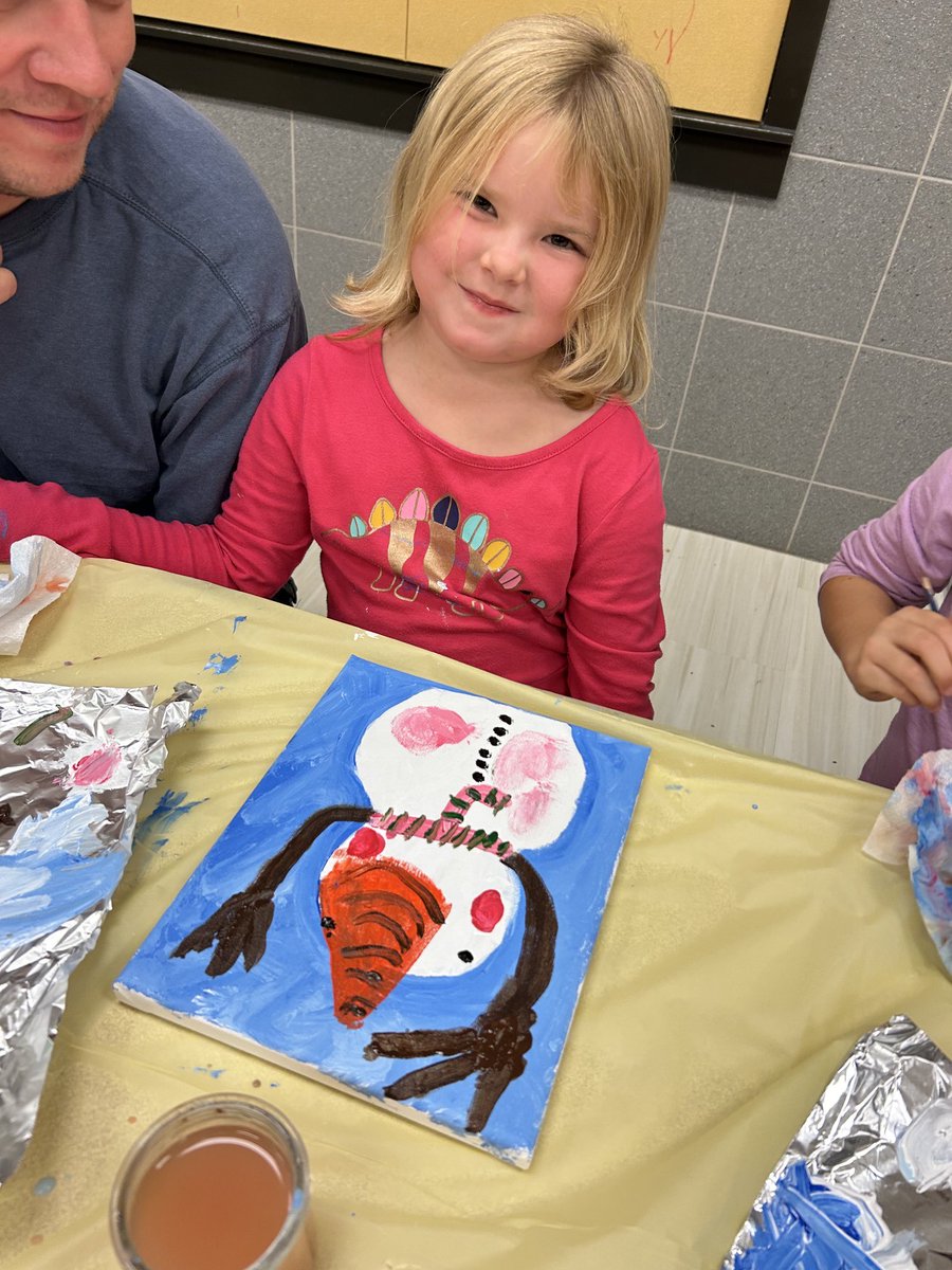 AkronElem's tweet photo. Akron PTO’s art night produced creative masterpieces! @GoMounts https://t.co/cp8zgoRPMZ