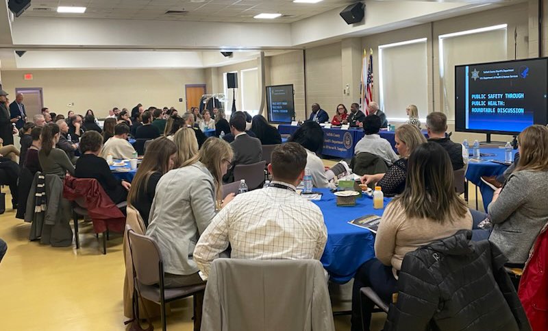 hhsregionone's tweet photo. Kudos to #SCSD Sheriff Tompkins, his team, and @KateWalshHHS,  for what will be the first of many #community conversations on #RestorativeJustice. Highlighting best practices on treatment and recovery w/ @HRSAgov, @samhsagov &amp; #OASH  is only the beginning. Proof in Partnership! https://t.co/C0lPJMgmhs