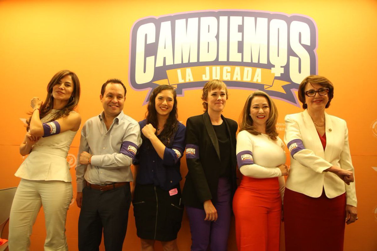 Quiero compartirles algo muy importante: se aprobó por mayoría en comisiones del Senado nuestra iniciativa de #CambiemosLaJugada.

Partimos de un principio muy sencillo: por hacer exactamente el mismo trabajo, dos personas no pueden recibir remuneraciones distintas.