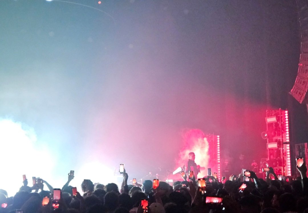 Palpatine_33's tweet photo. Lil Yachty 
Detroit, Michigan 
11/5

@lilyachty #lilyachty #lilboat #thefieldtriptour #detroit #thefilmore #livemusic 🛥⛵️ https://t.co/aF2KYda3GR