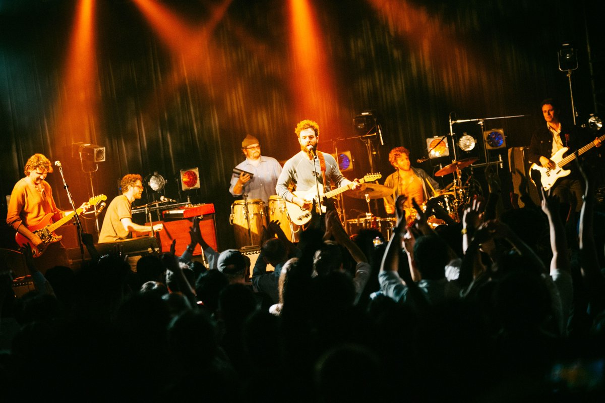 virginmusicJP's tweet image. #DAWES 待望の初来日公演開催🇯🇵✨

東京公演のライブ写真が早速到着📸

LAで育まれた心地良いグルーヴと圧倒的なパフォーマンスを見せてくれました！

今夜は大阪 UMEDA CLUB QUATTROでライブです🔥

🎫チケット
smash-jpn.com/live/?id=3947

@dawestheband @SMASHjpn 
Photo: @tarumikana