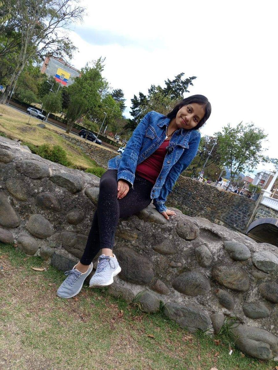 PRENSAVirtual_'s tweet photo. "¡Amado Dios! te pido con mi corazón quebrantado, que cuides y protejas a mi hija y toques el corazón de las personas que saben de su paradero... y están calladas.

Solo recuerden que hay un Dios que es justo y verdadero... él tarda pero nunca olvida; y no hay nada oculto entre el cielo y la tierra.

Si usted tiene información sobre Ruth Abigail Supliguicha Carchi por favor 🙏 den aviso a la Policía o al número 59399664213.

Ella es estudiante de la Universidad Estatal de Cuenca, de la Facultad de Filosofía y Letras.

¡Por el amor a Dios devuelvanme a mi hija!"

Mensaje de la madre de Abigail.