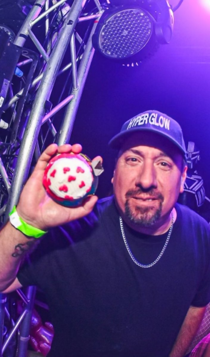 All caked up for our 10 birthday <a href="/Hyperglow/">Hyperglow</a>