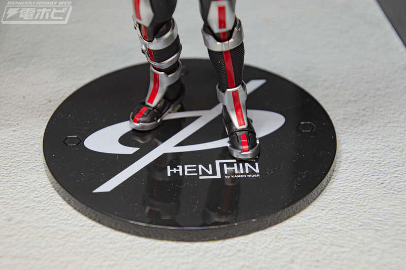 仮面ライダー555 S.H.Figuarts（真骨彫製法） × HENSHIN by KAMEN