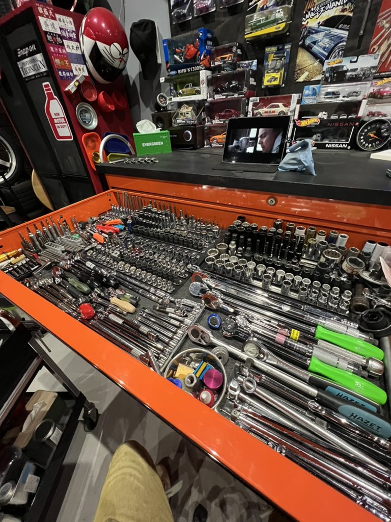 nary_metal's tweet photo. #TopDrawerTuesday https://t.co/XyhCbhv6bw