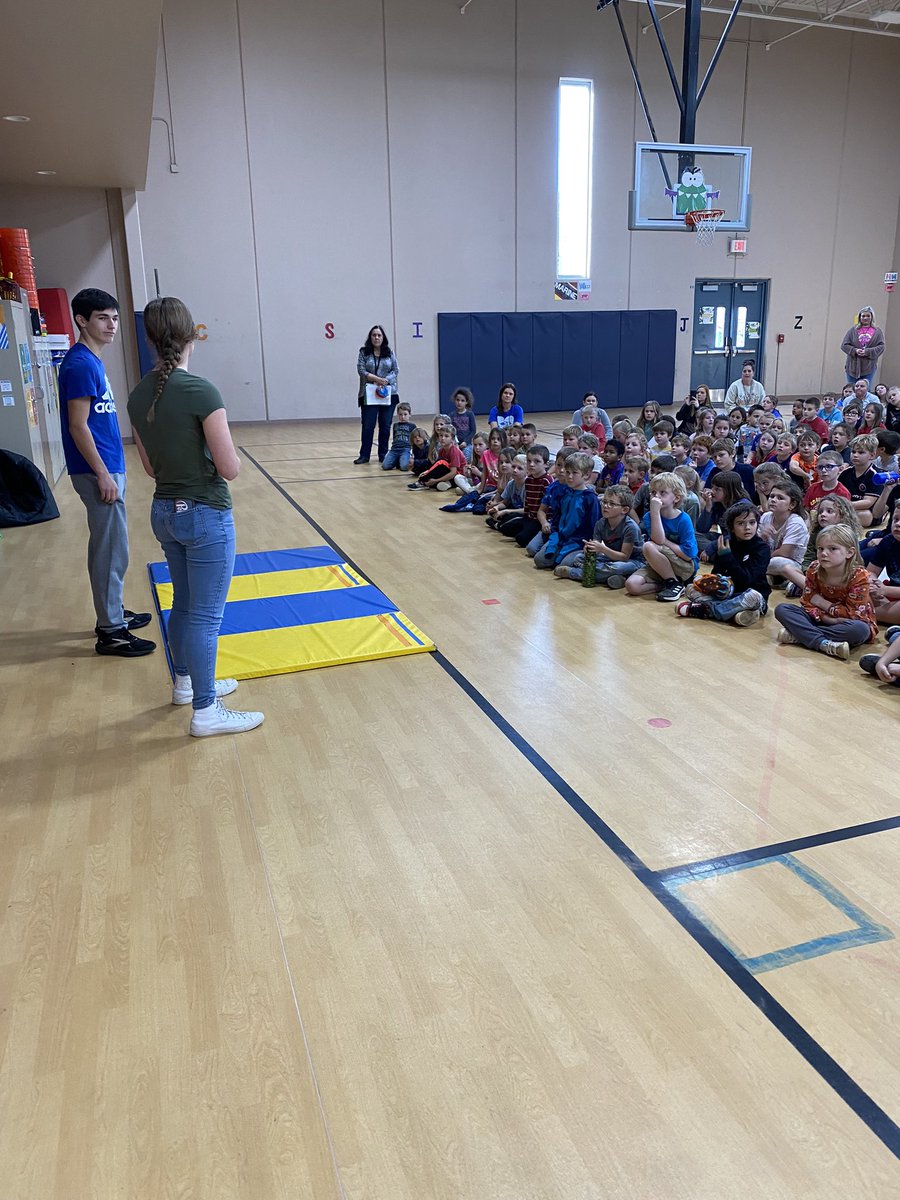 plwrestlingkaws's tweet photo. Two of our high school leaders had the privilege to share what our great sport is all about today at LES! They are hoping to recruit the next generation of Kaw 🔨’s. Very proud of them for stepping up to help out with this endeavor. 

#holdtherope https://t.co/gt0dDhDyKS