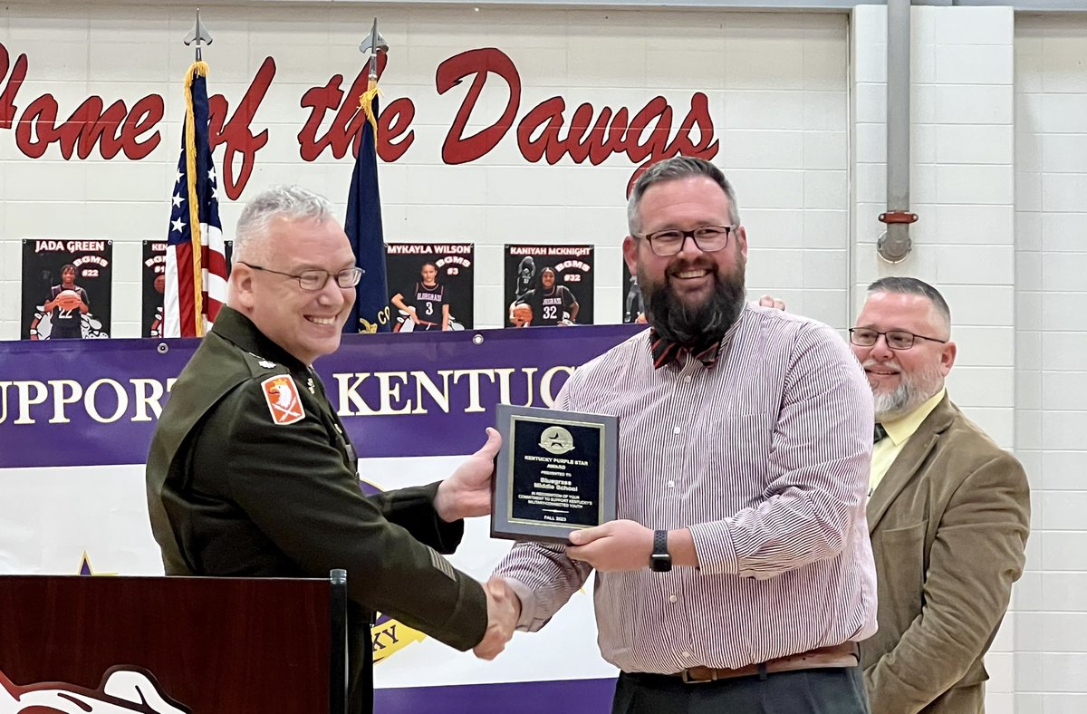 BluegrassDawgs's tweet photo. Lt. Col. Sean McNichol presented the Purple Star award, an award designated to recognize school districts and schools that demonstrate educational and social-emotional supports to students of military service members.
#UnleashExcellence #purplestar #HCSStrongerTogether https://t.co/WxSAp3k4Kv
