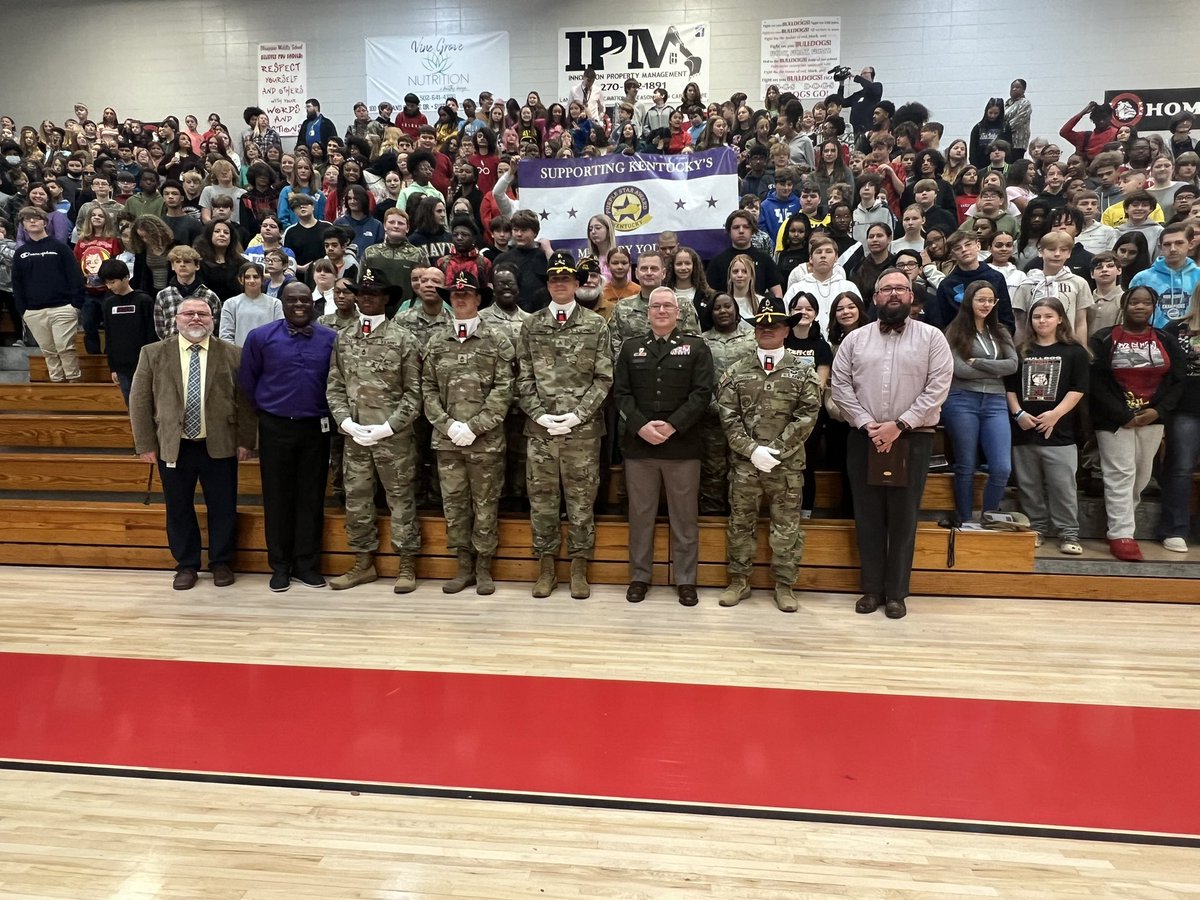 BluegrassDawgs's tweet photo. Lt. Col. Sean McNichol presented the Purple Star award, an award designated to recognize school districts and schools that demonstrate educational and social-emotional supports to students of military service members.
#UnleashExcellence #purplestar #HCSStrongerTogether https://t.co/WxSAp3k4Kv