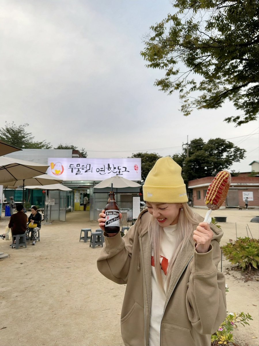 krungy21's tweet photo. 라이더 다라의 버킷리스트 달성 🥳
핫도그와 산미구엘의 조합이란..😋💘
하면된다! 할수있다!!! 👊🏻
#한살이라도어릴때 🚴🏻‍♀️🌭🍺 
San Mig &amp; Hotdog 👍 https://t.co/tXW0gmWFap
