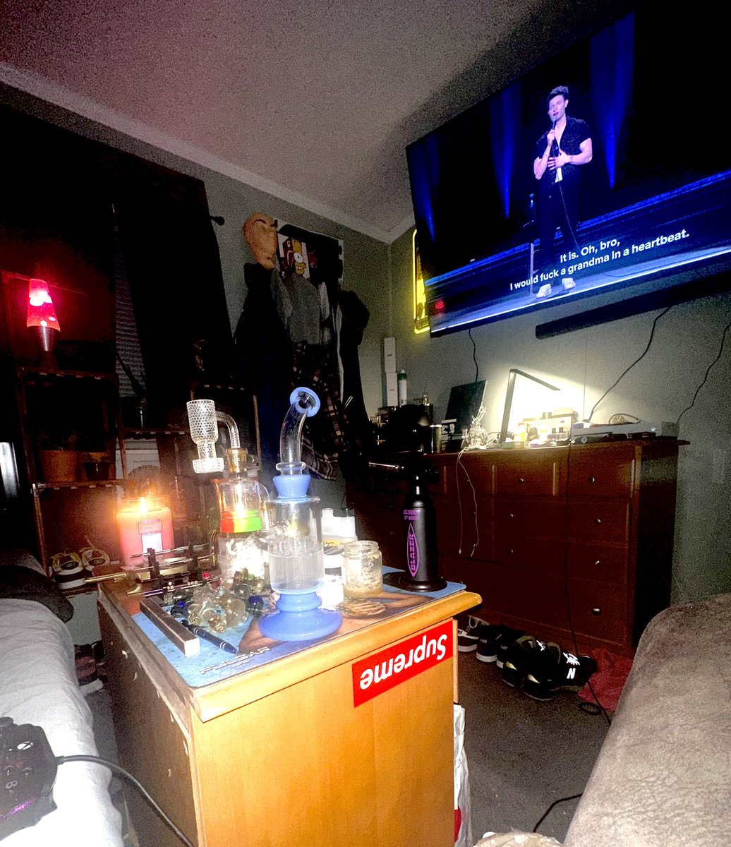 zebco999's tweet photo. #WeedWednesday This is why relationships with #Local #SmallBusiness #SmokeShops is better than buying cheap China glass online.. All of this for $130.. #DabRig marked at $120, $20x2 for nic hitters + the #terpsluper… Like I said.. I walked out getting all for $130. #Relationships #420community #mattrife #Kickedback #NewRigWednesday #Collector
