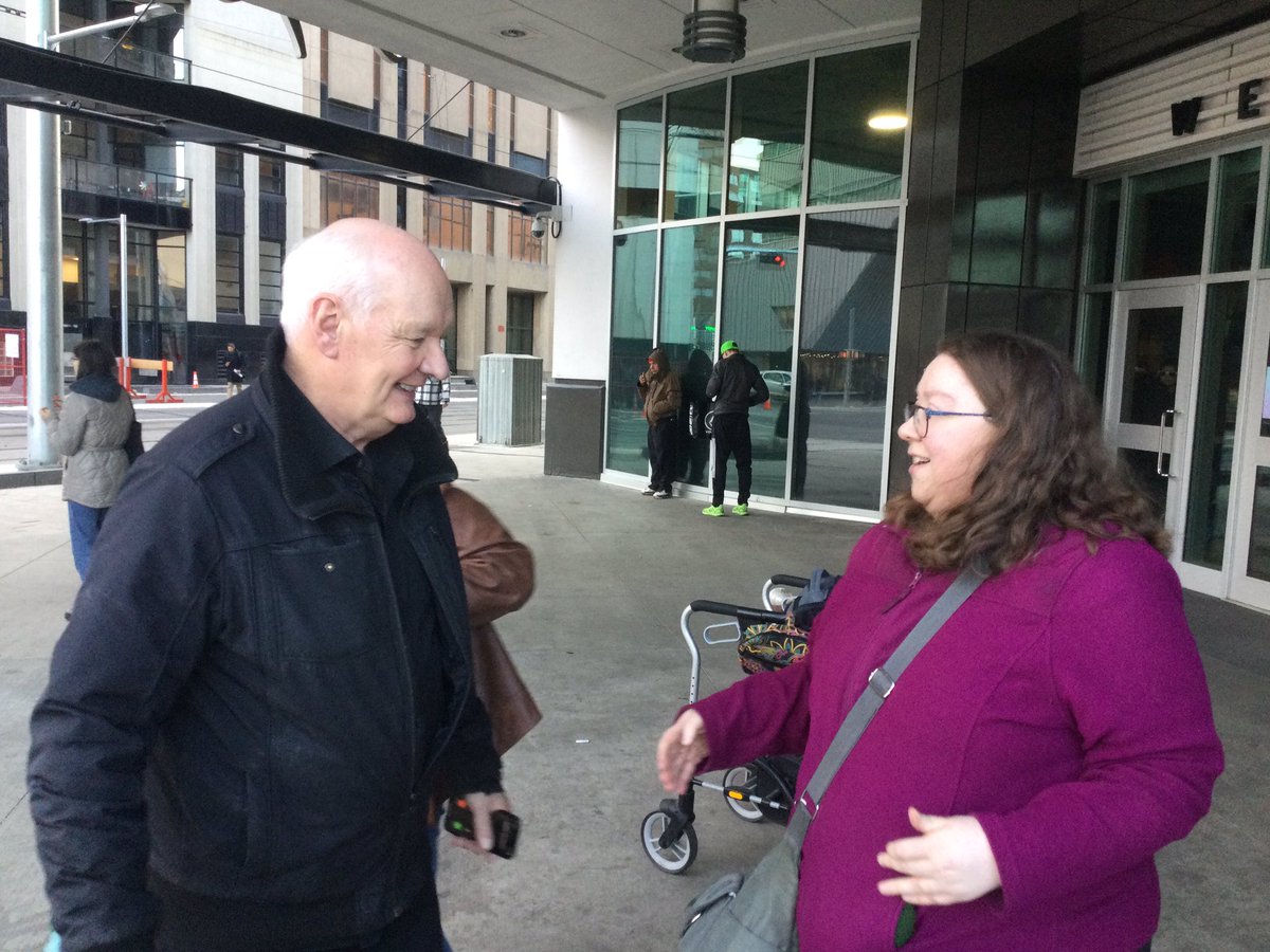 Modern_Ren_Geek's tweet photo. @colinmochrie I met you today, my friend and I had selfies with you. I want to say it was an honour meeting you. And sorry I rambled so much. I was so very happy. https://t.co/4aT1zdQRQi