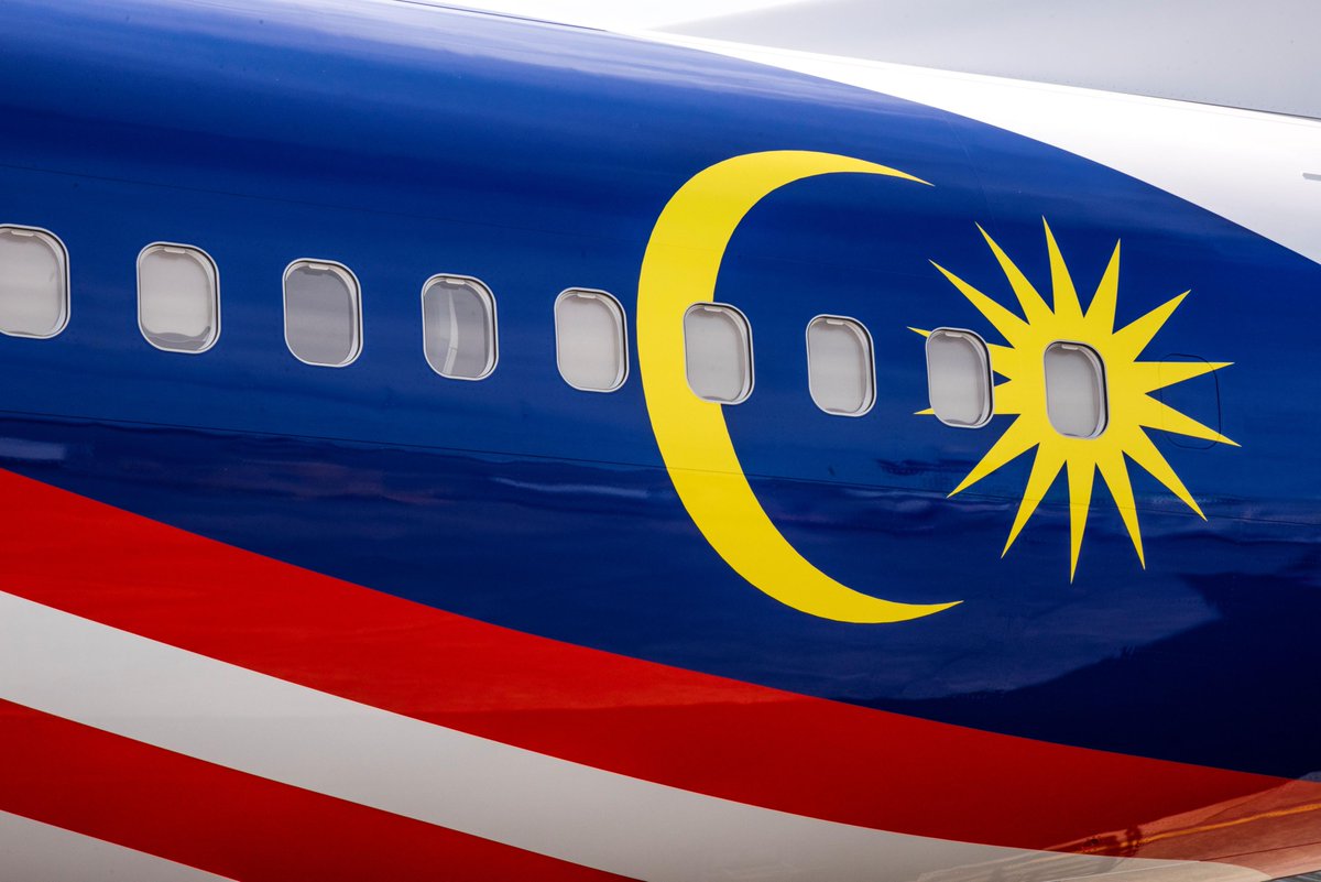 BoeingAirplanes's tweet image. Welcoming a new era of comfort, design and efficiency with @MAS!

Malaysia Airlines received its first 737-8 airplane today, adorned with a striking new livery featuring a songket motif that pays tribute to the country's vibrant cultural heritage.