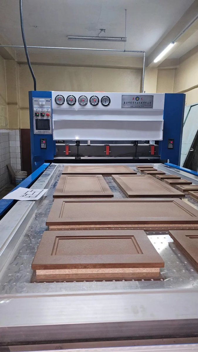 Vinyl ✨️ wrap doors and drawer fronts for kitchen cabinets &amp; wardrobes...😀  #3dlamination #pvcfoil #pvcfilmlaminate #vacuummachine #membranepress #shakerdoors #slimshaker #slimshakercabinets #slimshakerstyle #mdfdoors #cncrouter #wrapdoce #wrapdoor #pvcdoors #customcabinetdoor