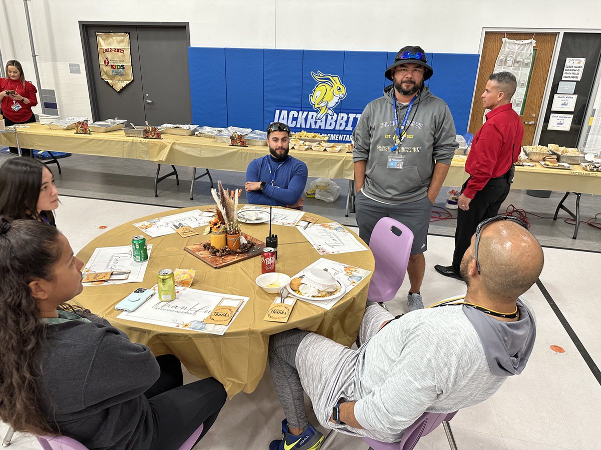 MRod_CBNE's tweet photo. Breaking bread with our jackrabbit family. ❤️🐇 https://t.co/4EQn0FO47Y