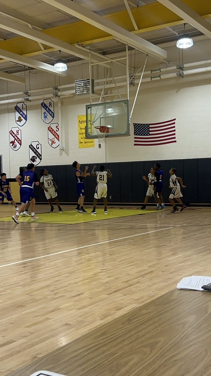 HoffmanMS_AISD's tweet photo. Super proud of all 7th Hornets 🐝 basketball 🏀 scholar athletes and coaches for winning their season opener. Let’s keep taking care of business  on the court and in the classroom. @JeanaMAdams @CNobleTaylor @matt_strommer @Stanton11T 
#HornetNationPride https://t.co/gMX2n4haGC