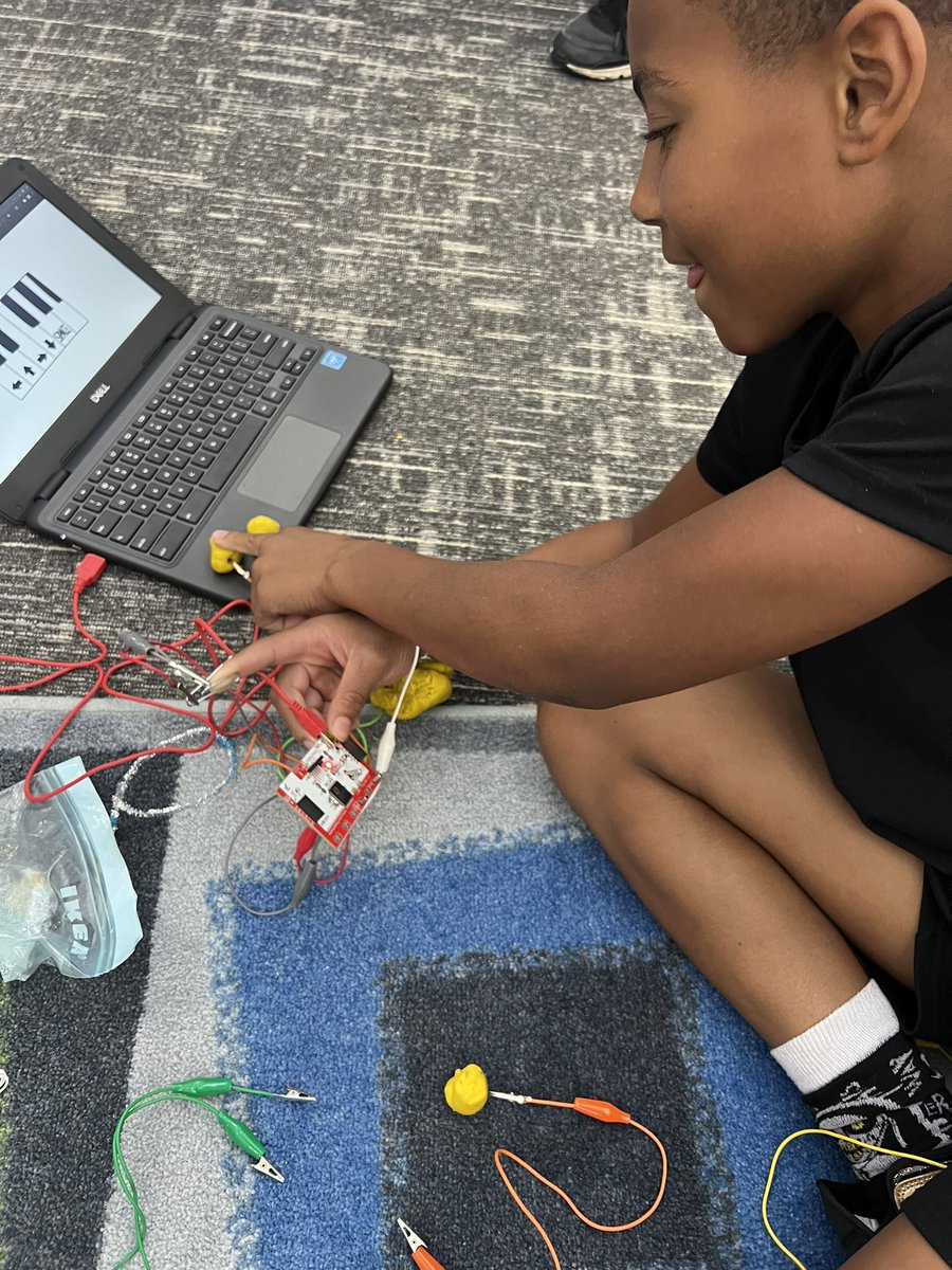 TowleReaders tweet media