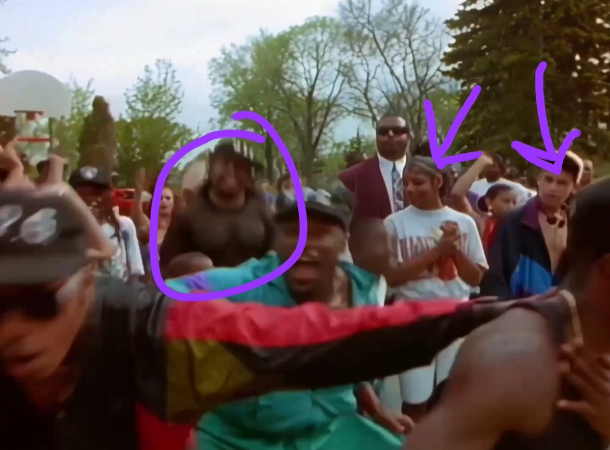 darlingnisi's tweet image. Revisiting the Call the Law video from Prince's #DiamondsandPearls video collection and I just have a few thoughts...🧵